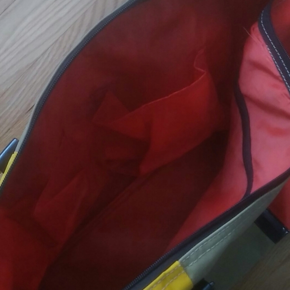 JM New York Overnight Bag - Picture 4 of 5